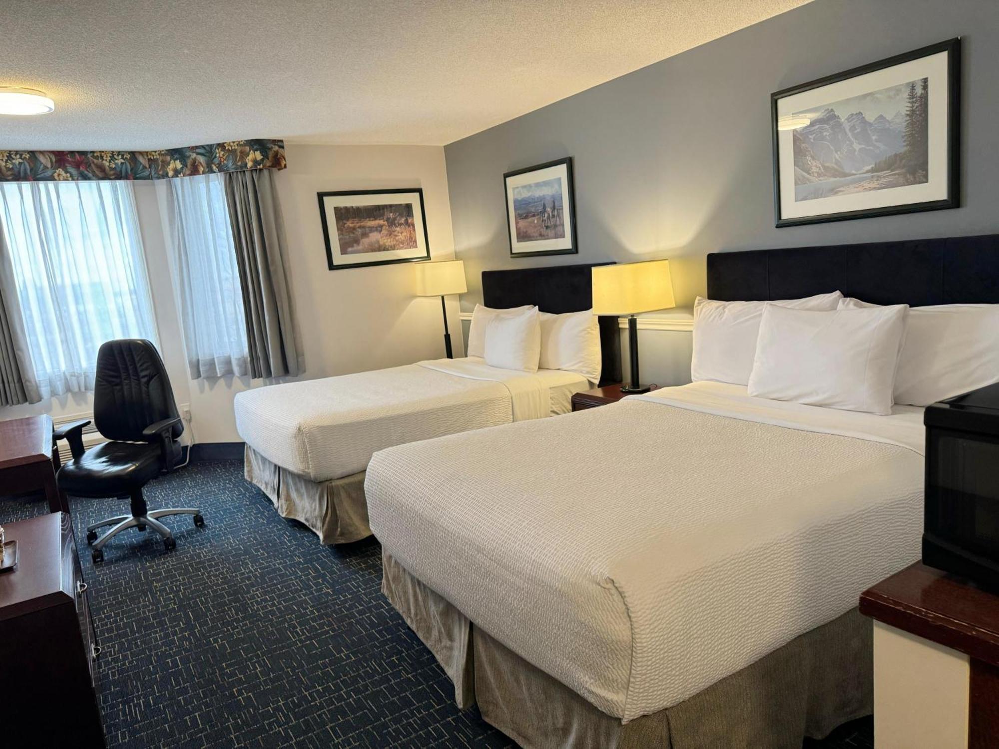 Divya Sutra Plaza And Conference Centre Calgary Airport Otel Dış mekan fotoğraf