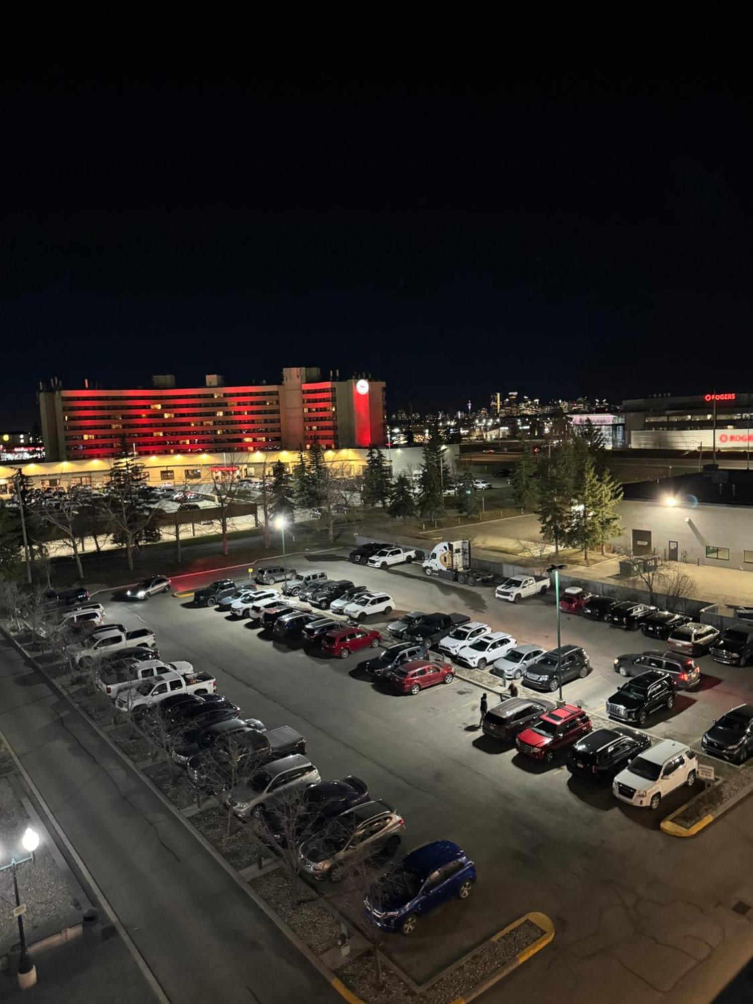 Divya Sutra Plaza And Conference Centre Calgary Airport Otel Dış mekan fotoğraf