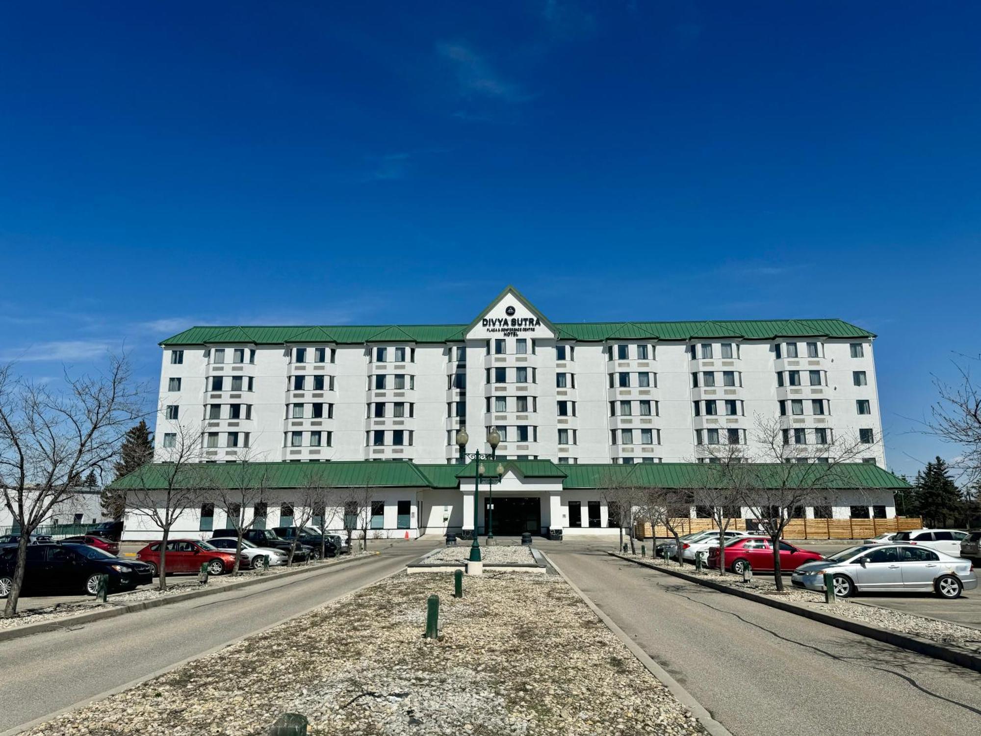 Divya Sutra Plaza And Conference Centre Calgary Airport Otel Dış mekan fotoğraf