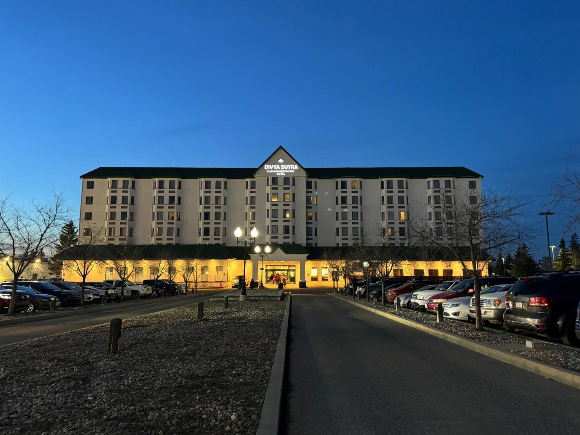 Divya Sutra Plaza And Conference Centre Calgary Airport Otel Dış mekan fotoğraf