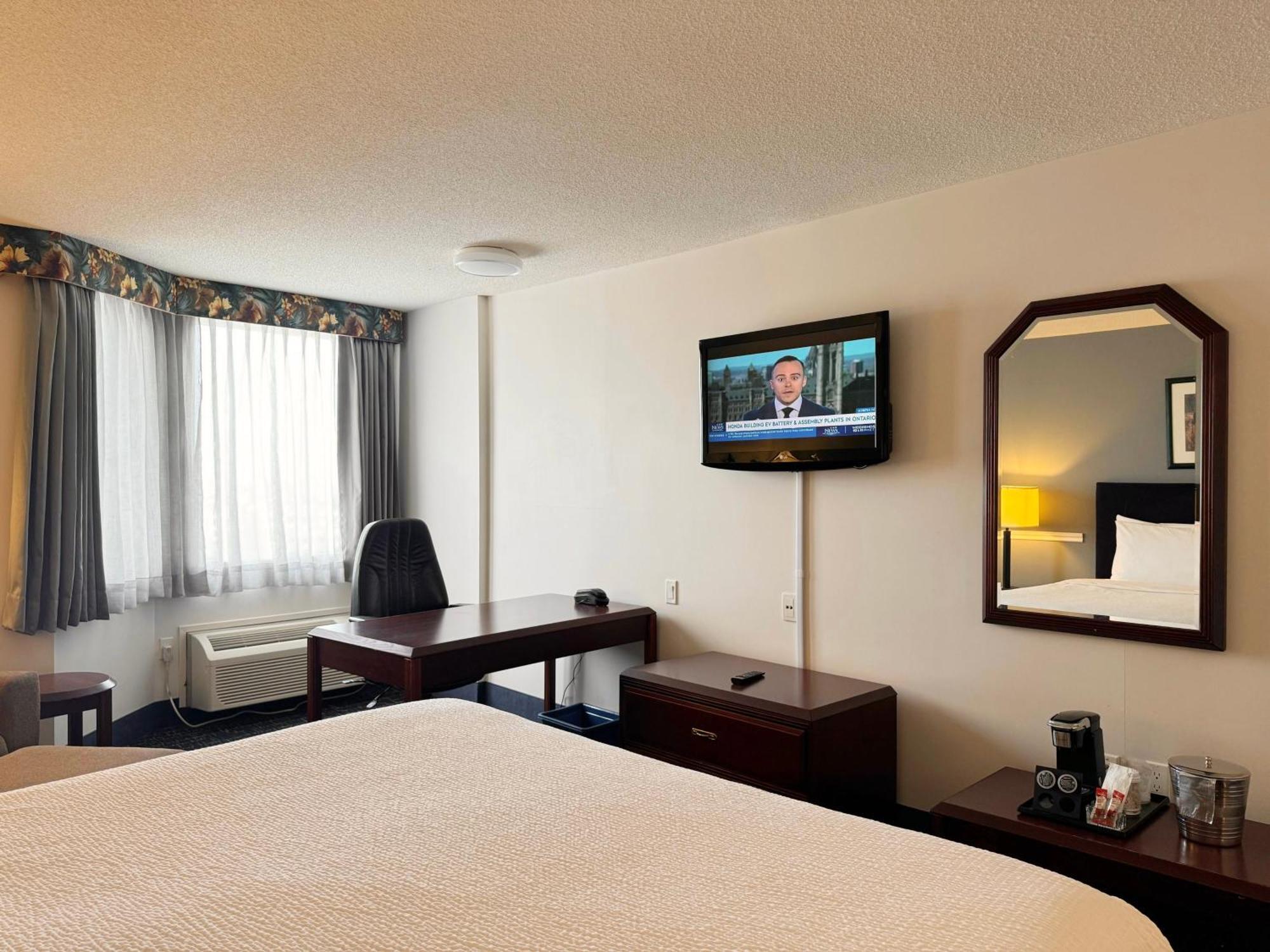 Divya Sutra Plaza And Conference Centre Calgary Airport Otel Dış mekan fotoğraf