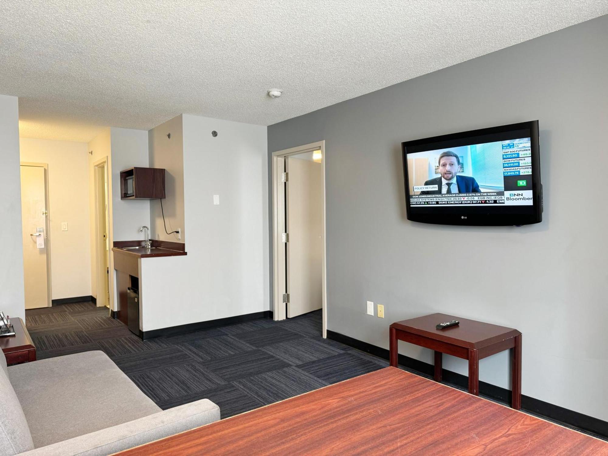 Divya Sutra Plaza And Conference Centre Calgary Airport Otel Dış mekan fotoğraf