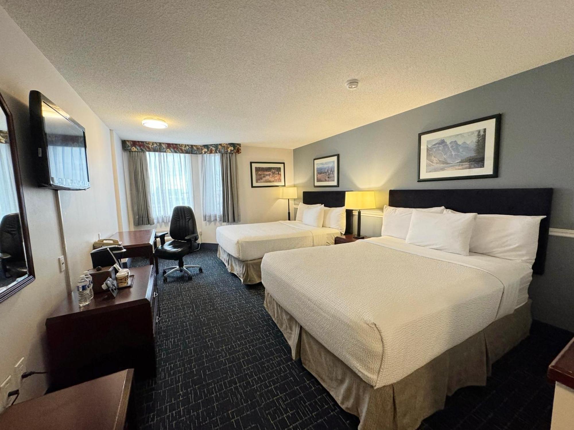 Divya Sutra Plaza And Conference Centre Calgary Airport Otel Dış mekan fotoğraf
