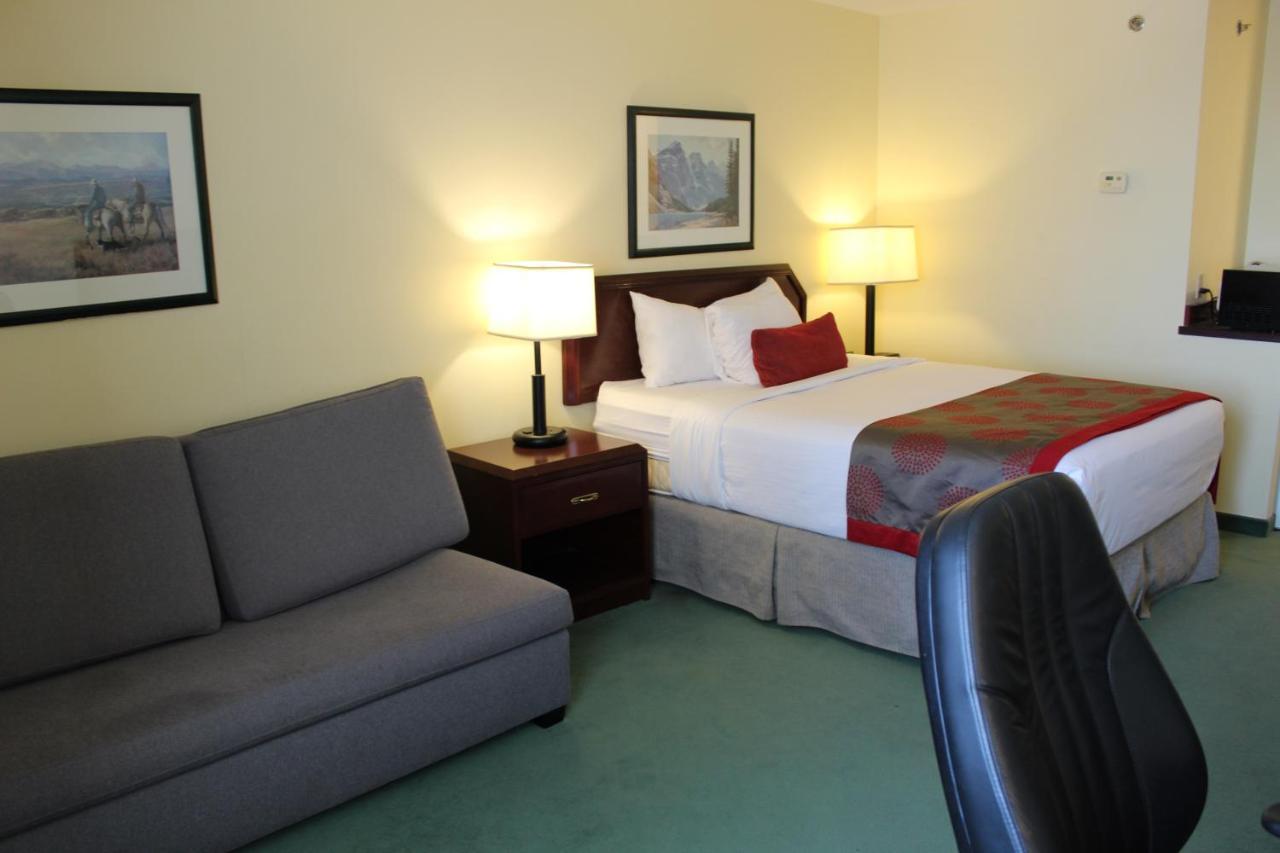 Divya Sutra Plaza And Conference Centre Calgary Airport Otel Dış mekan fotoğraf